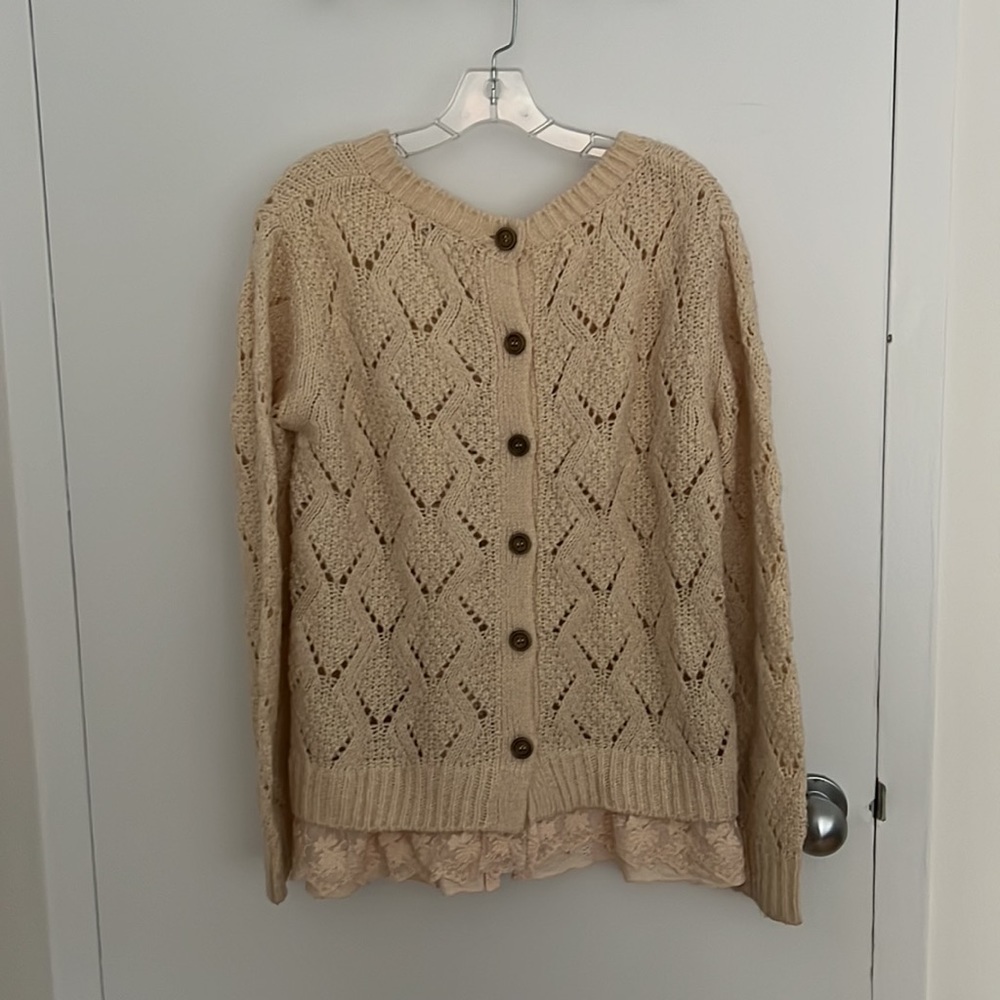 Sweet back button blush pink Anthropologie sweater, size medium - Picture 2 of 5